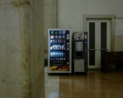 Há pouca diversidade e falta de fruta nas máquinas de venda