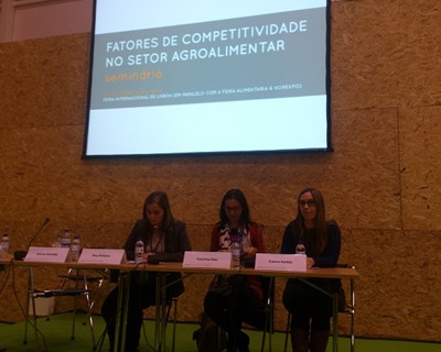 Mais de 200 participantes assistiram ao debate sobre presente e futuro da Indústria Alimentar