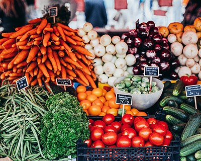 Valor de cabaz de produtos alimentares essenciais sobe cerca de 1% numa semana